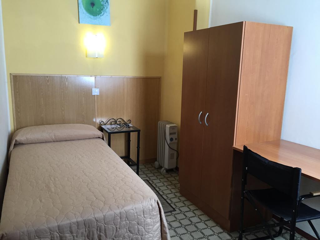 Hostal De Las Heras Badajoz Cameră foto