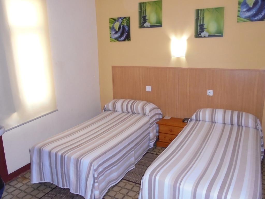 Hostal De Las Heras Badajoz Cameră foto